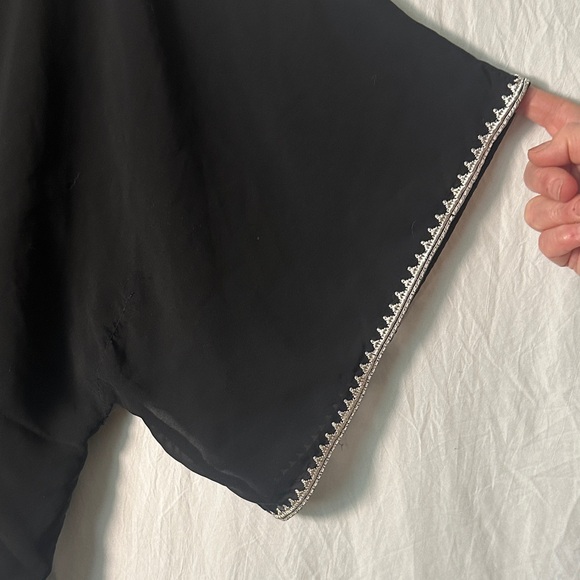 Torrid Black Sheer Kimono with White Detailing - Picture 5 of 6